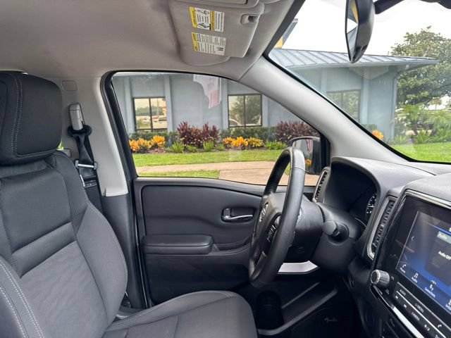 Used 2024 Nissan Frontier SV w/ SV Convenience Package RWD image 11