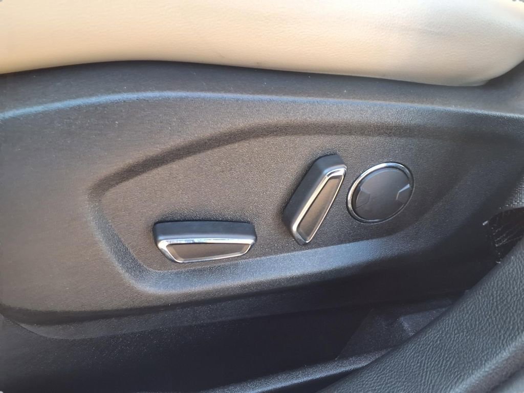 Used 2019 Ford Edge Titanium w/ Equipment Group 301A image 23