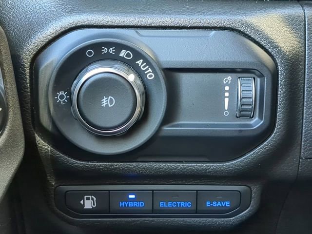 Certified 2023 Jeep Wrangler Sahara w/ Dual Top Group image 26