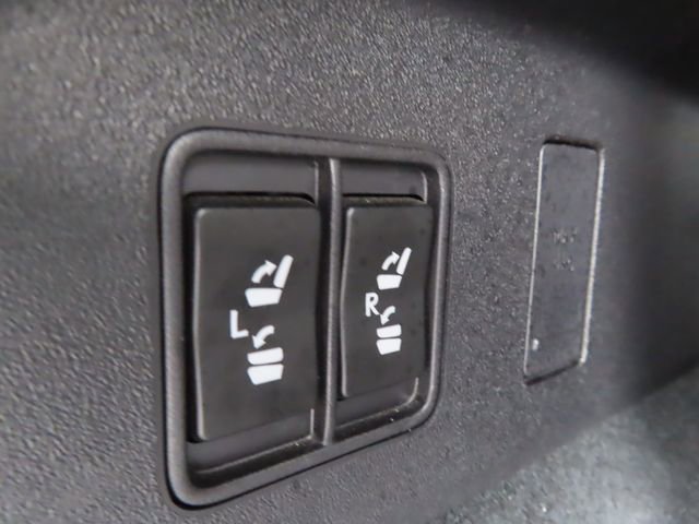 Used 2020 Lexus RX 350L Premium w/ Premium Package image 38