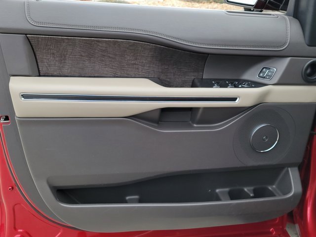 Used 2021 Ford Expedition Max Limited image 10