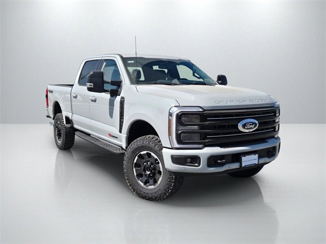 New 2025 Ford F250 Platinum w/ Tremor Off-Road Package