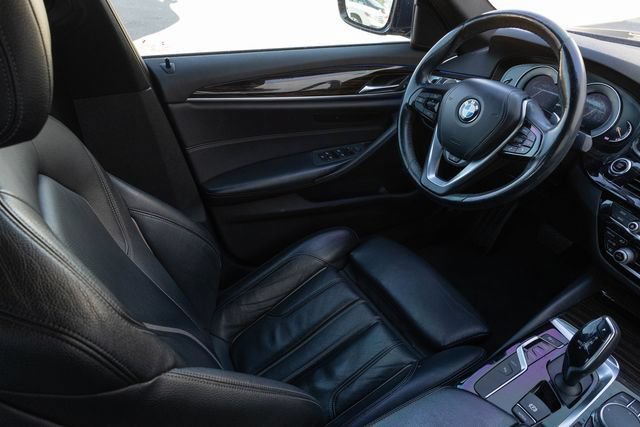 Used 2018 BMW 530e xDrive AWD/4WD image 19
