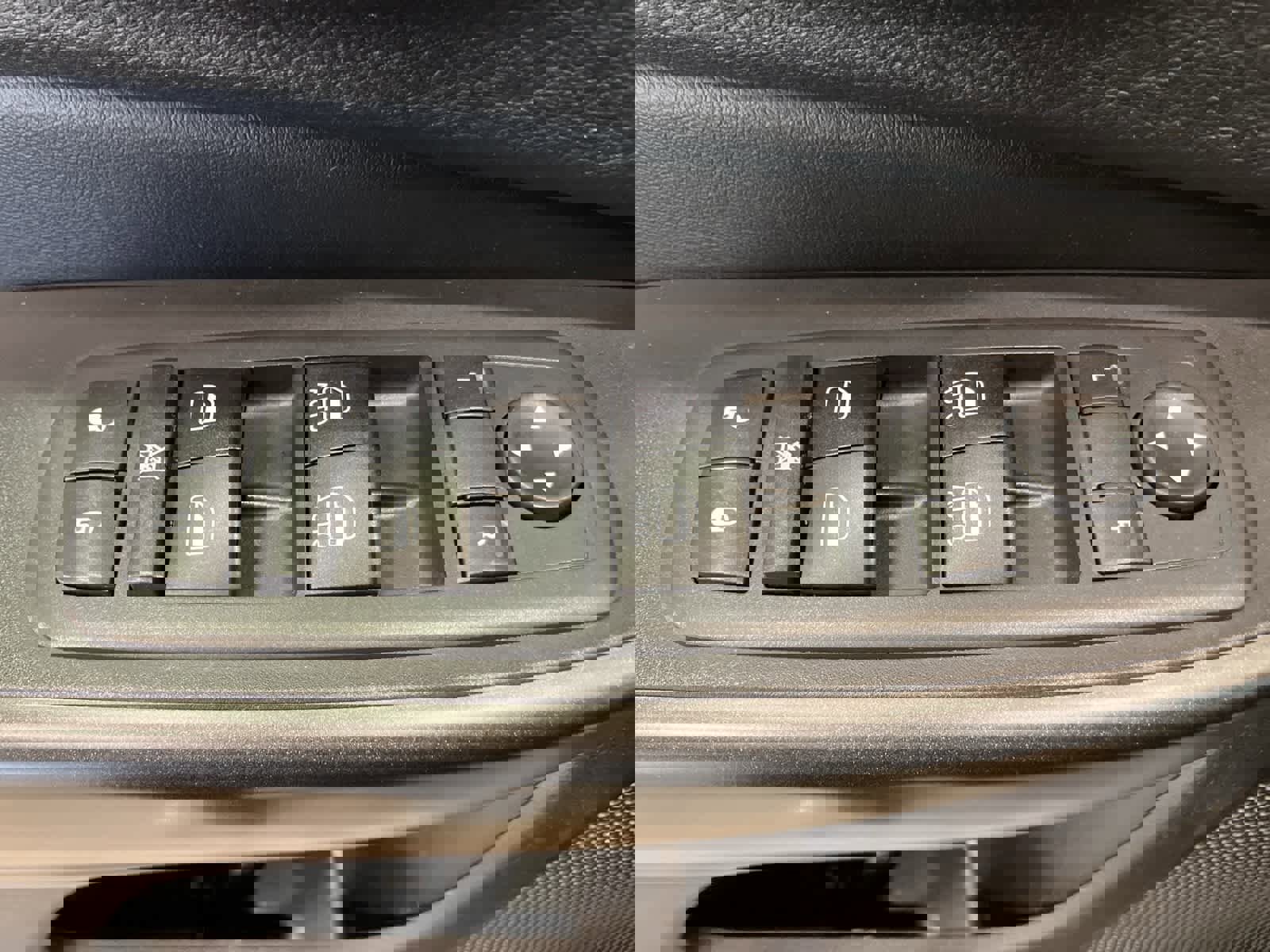 Used 2020 Jeep Cherokee Trailhawk w/ Cold Weather Group image 12