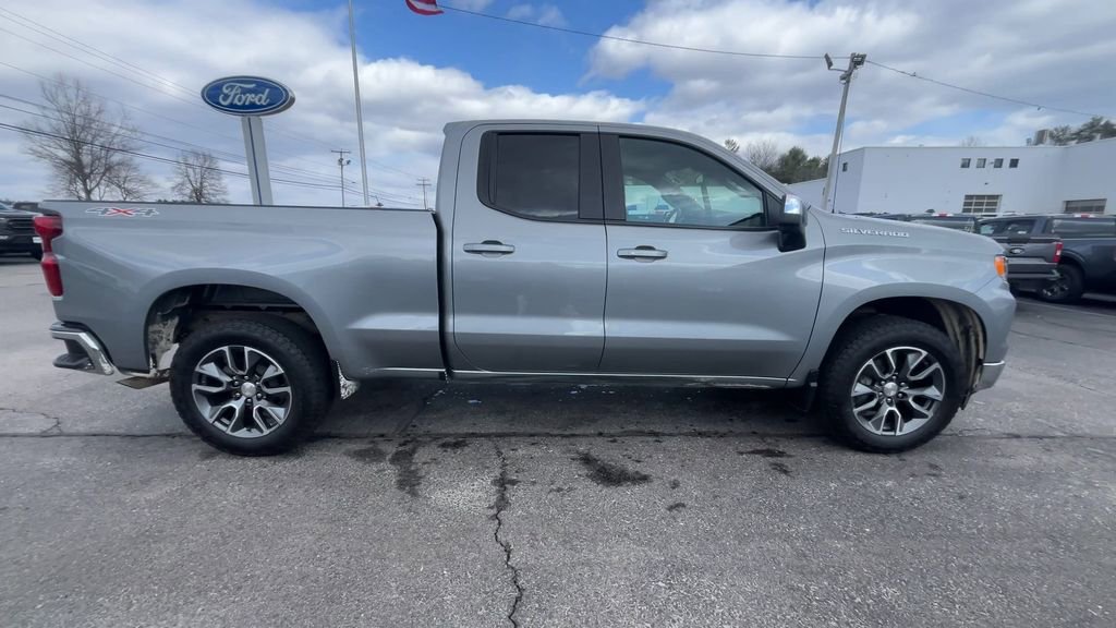 Used 2024 Chevrolet Silverado 1500 LT AWD/4WD image 20