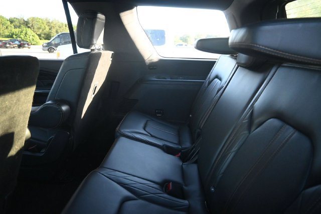 Used 2022 Ford Expedition Platinum RWD image 11