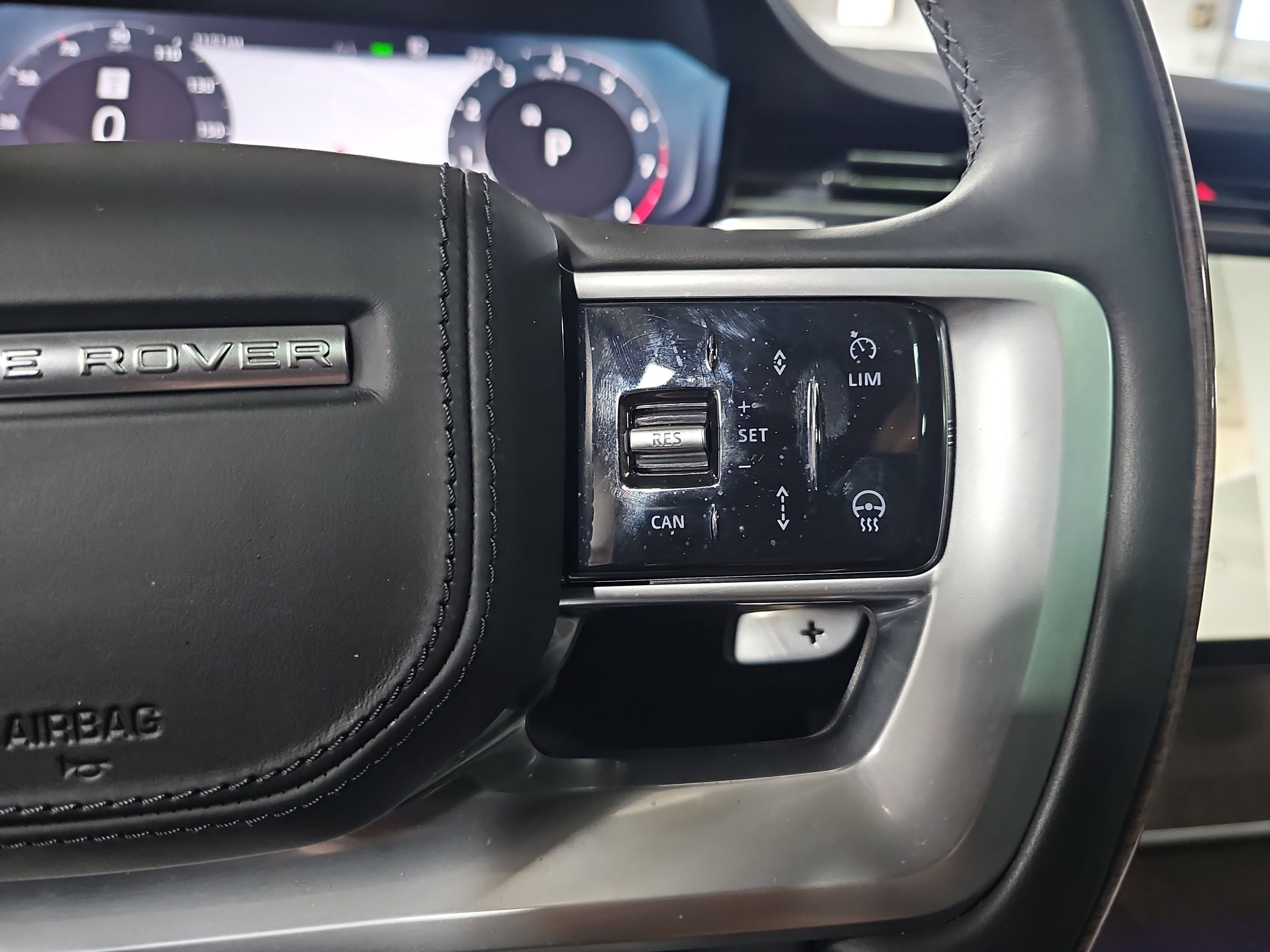 Used 2024 Land Rover Range Rover Long Wheelbase Autobiography image 20