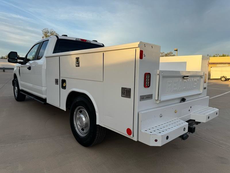 Used 2022 Ford F250 XL w/ Power Equipment Group image 4