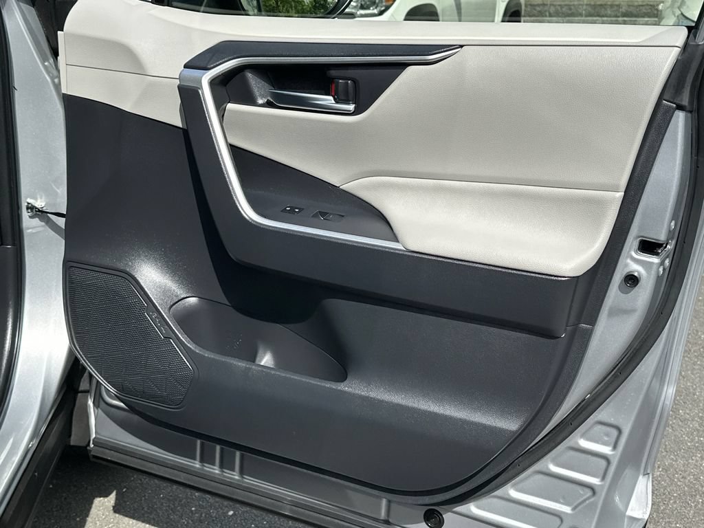 Certified 2025 Toyota RAV4 XLE AWD/4WD image 12
