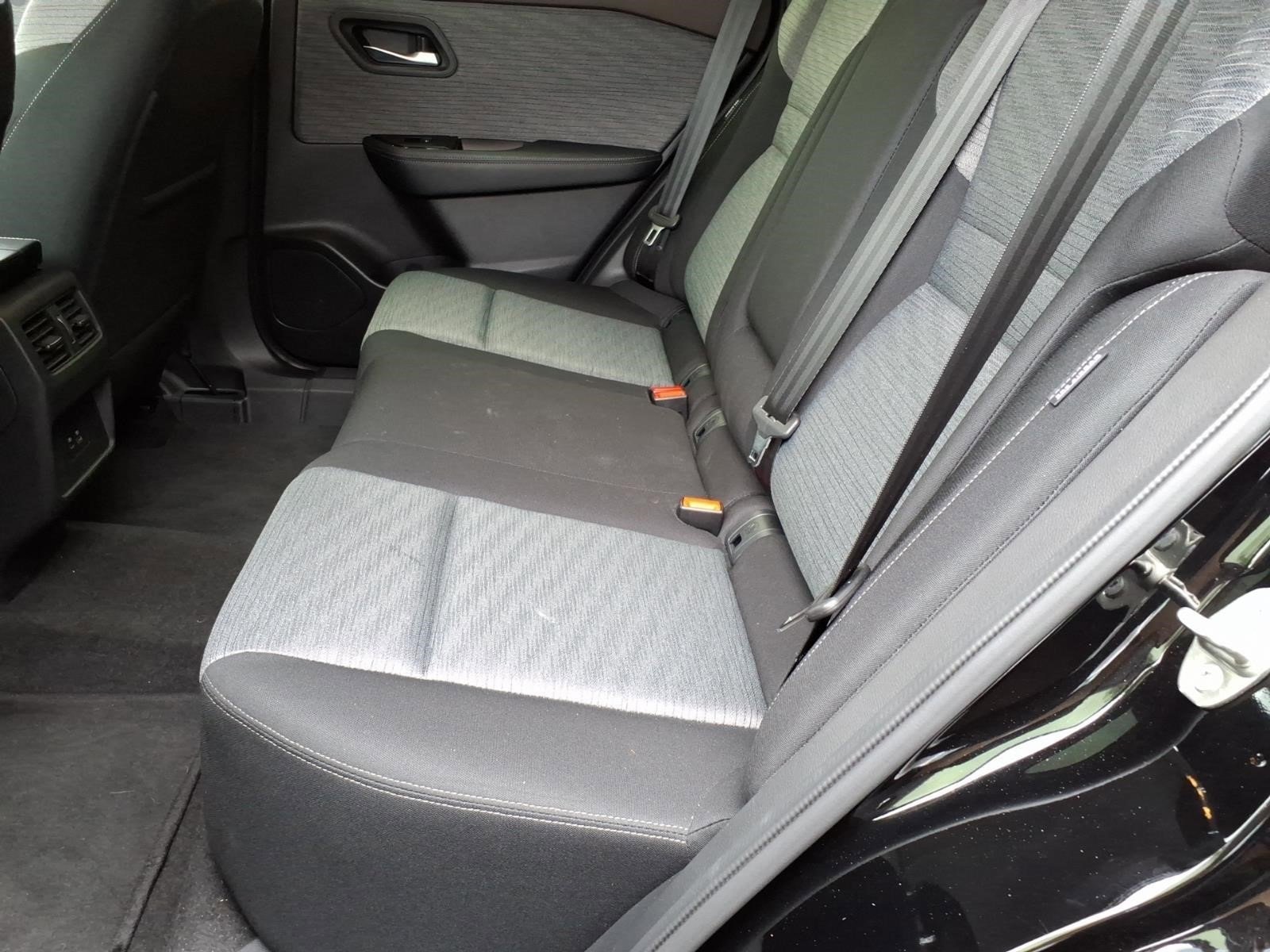 Used 2023 Nissan Rogue SV AWD/4WD image 5