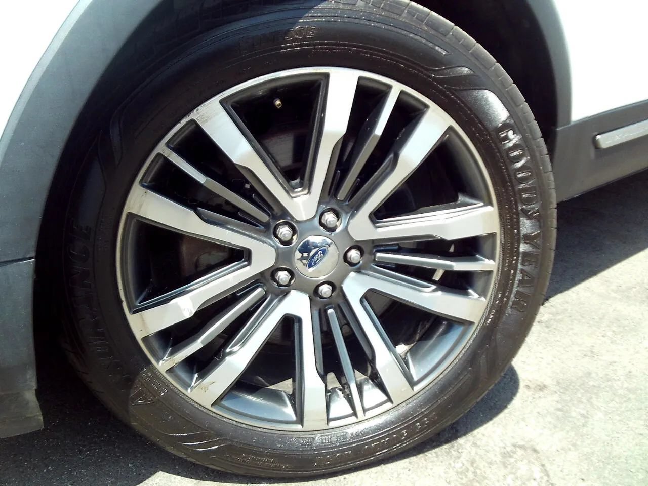 Used 2016 Ford Explorer Platinum AWD/4WD image 10