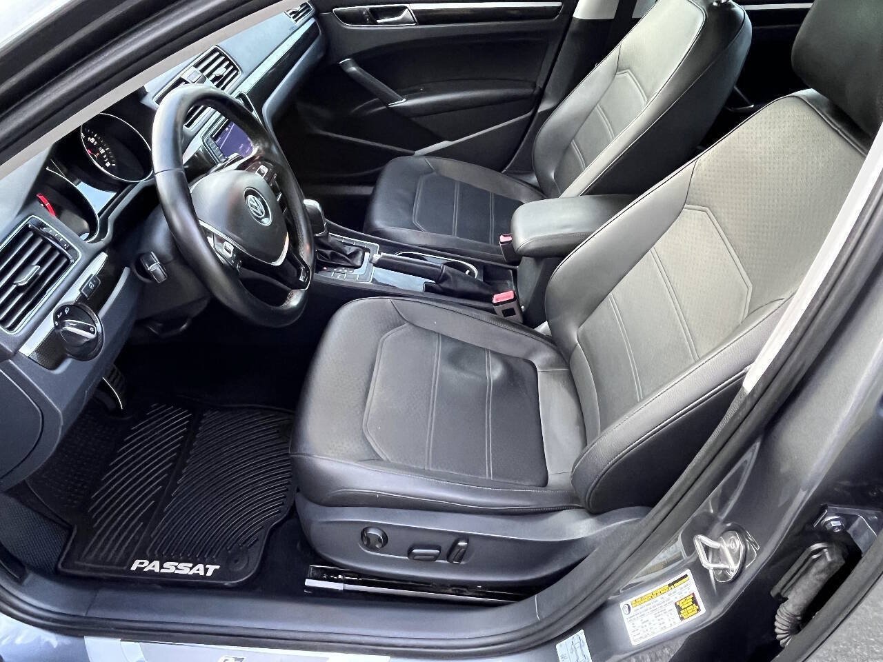 Used 2019 Volkswagen Passat 2.0T SE R-Line FWD image 22
