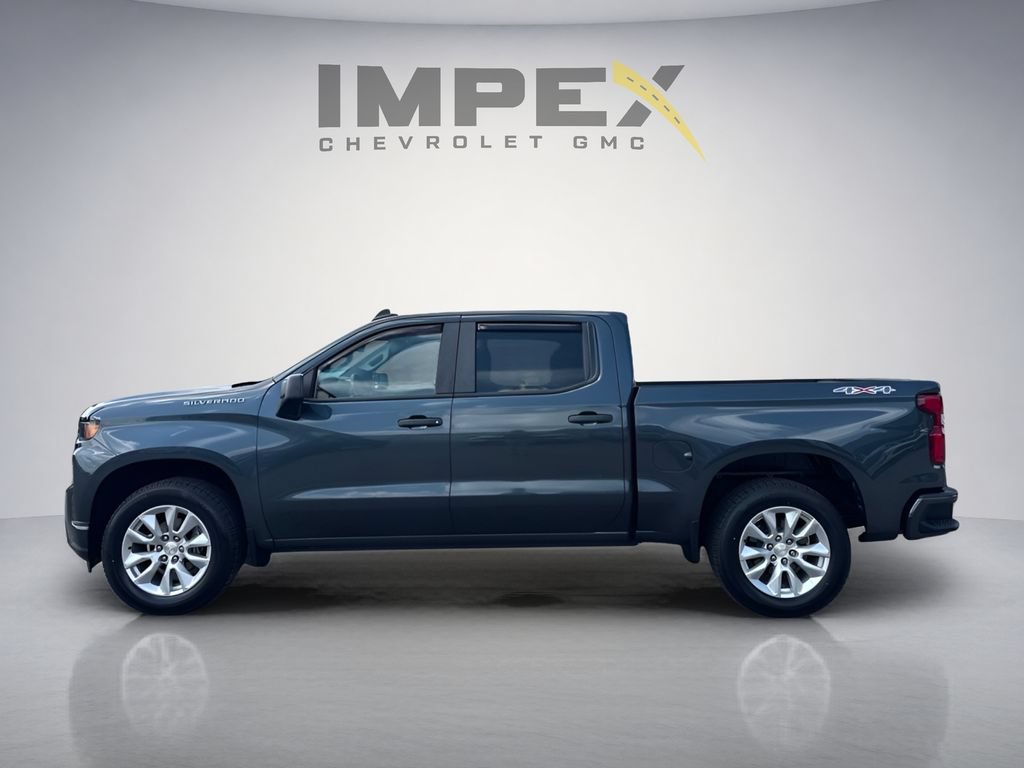 Used 2020 Chevrolet Silverado 1500 Custom w/ Custom Value Package AWD/4WD image 2