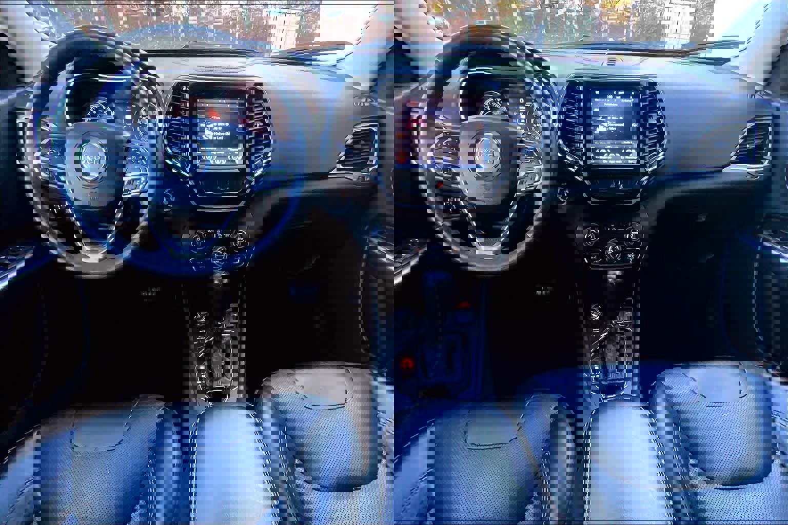 Used 2022 Jeep Cherokee Limited w/ Mopar Interior Package image 15