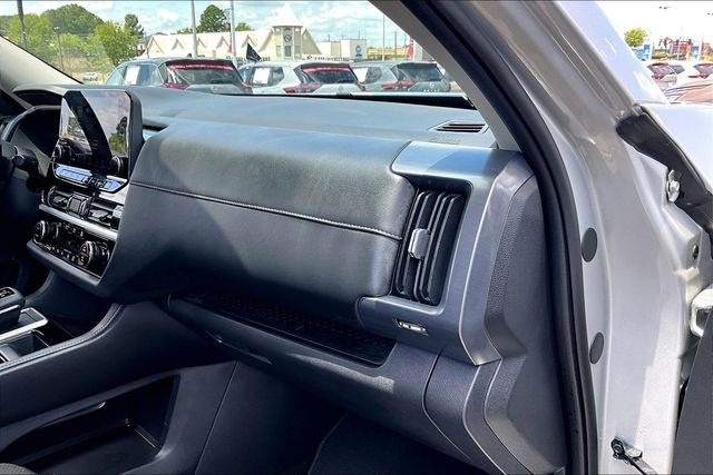 Certified 2025 Nissan Pathfinder SL FWD image 23