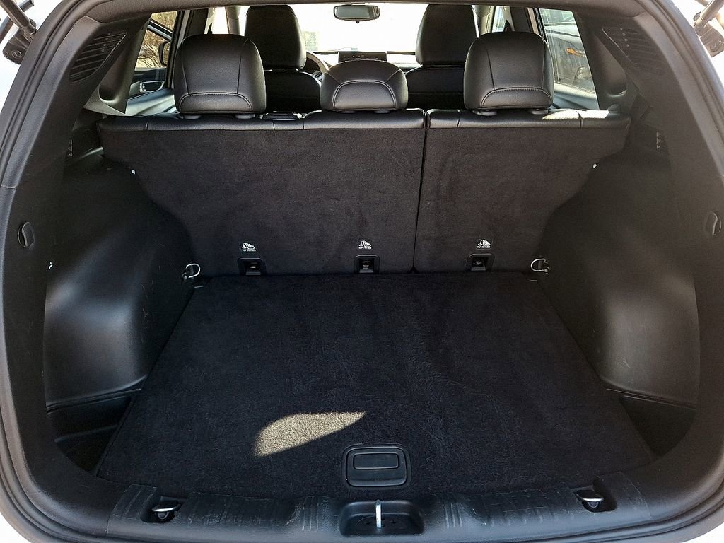 Used 2024 Jeep Compass Latitude image 28