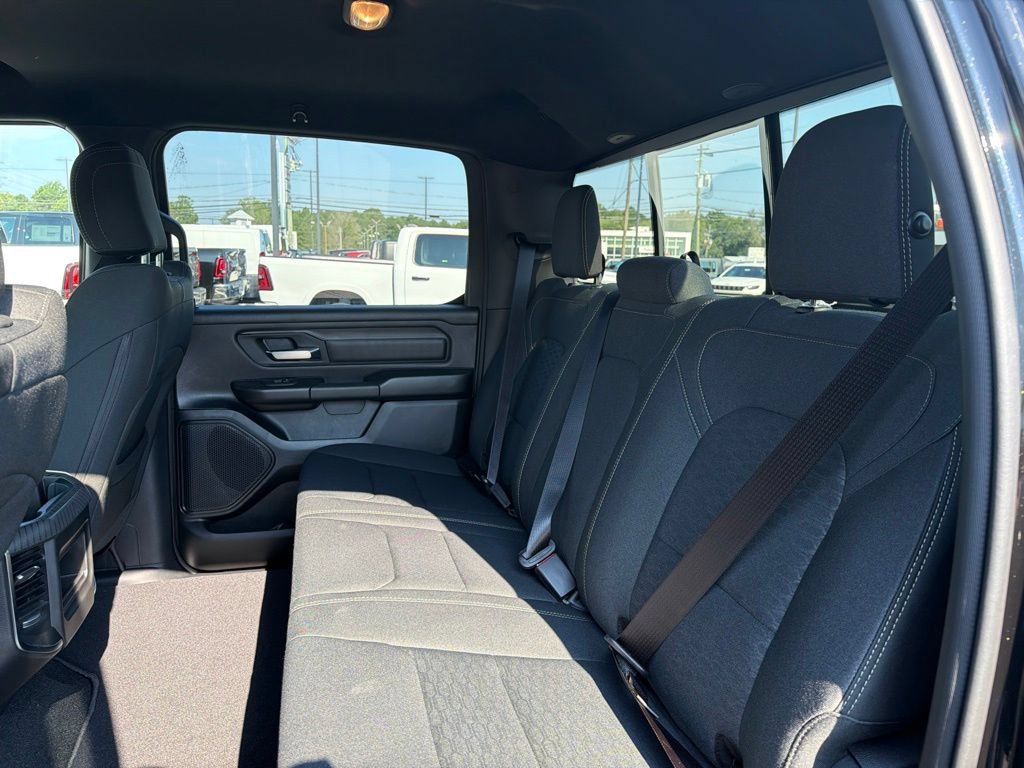 New 2027 RAM 1500 Express AWD/4WD image 17