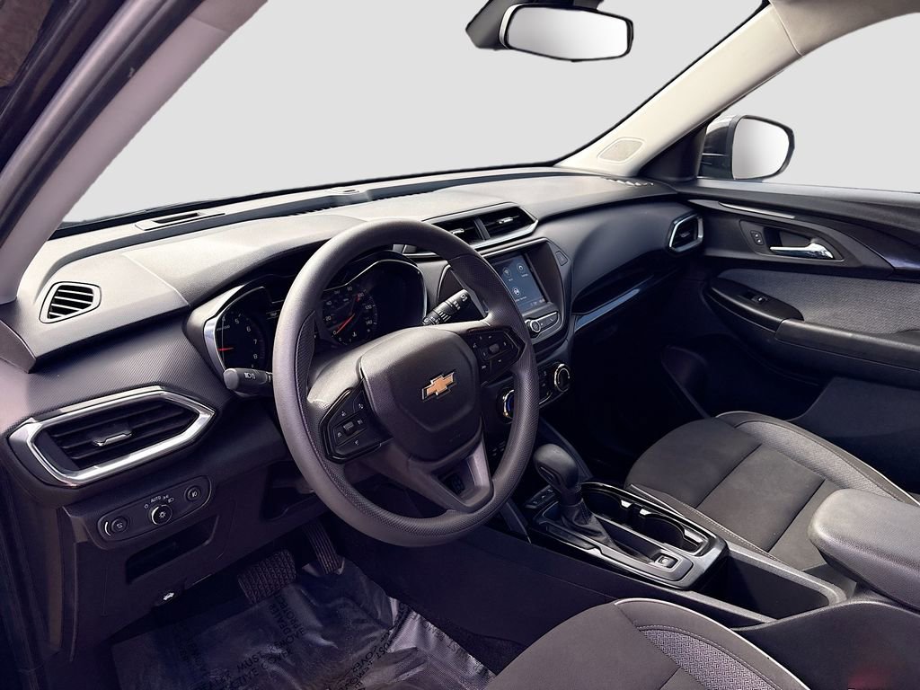 Used 2022 Chevrolet TrailBlazer LT w/ Driver Confidence Package image 9