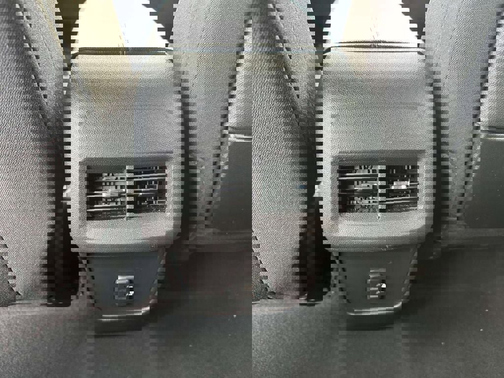 Used 2024 GMC Terrain SLE image 12