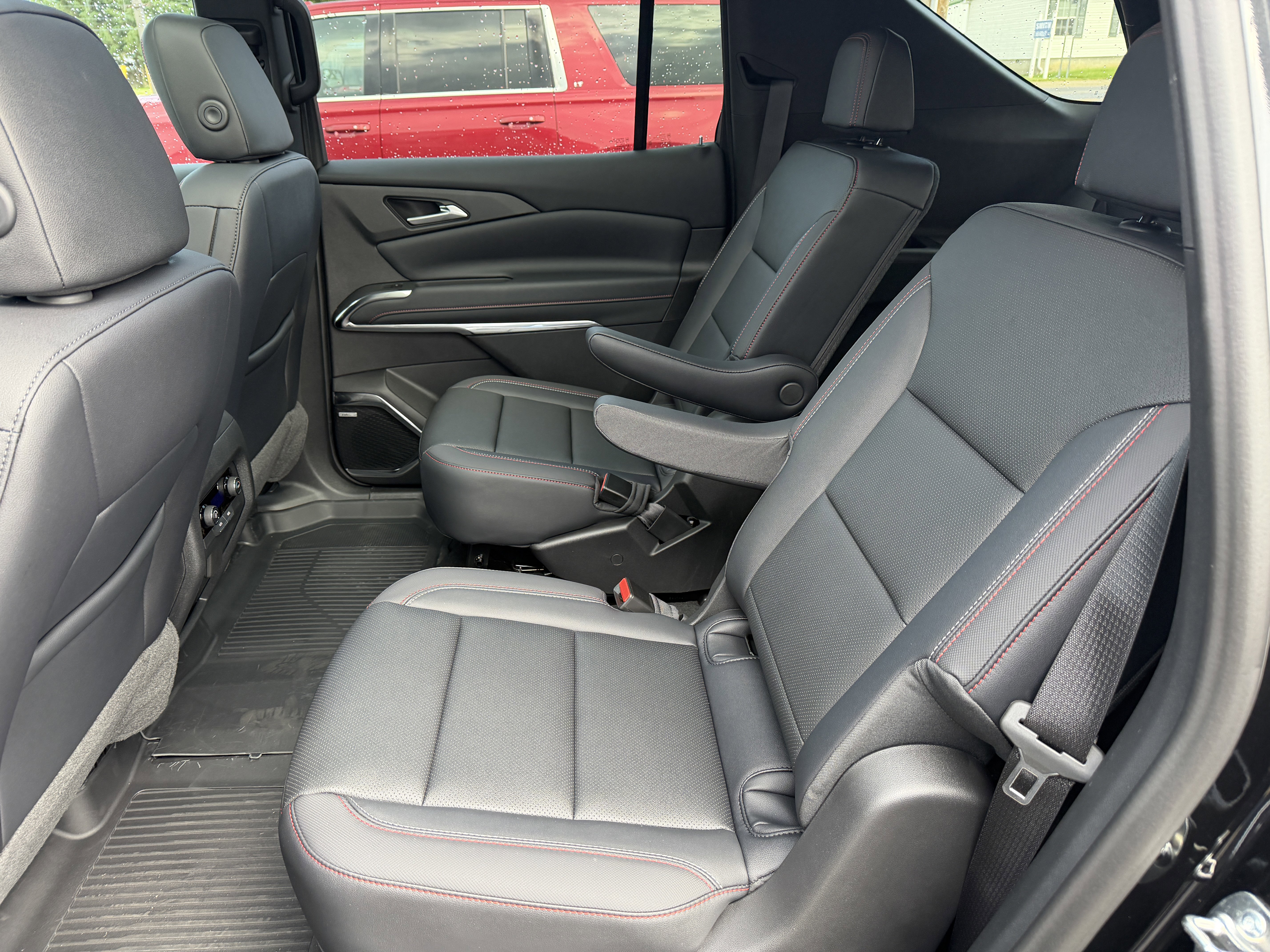New 2026 Chevrolet Traverse Z71 w/ Enhanced Driving Package AWD/4WD image 12