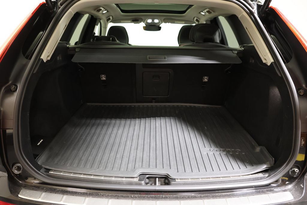 Used 2023 Volvo XC60 B5 Plus w/ Protection Package Premier AWD/4WD image 47