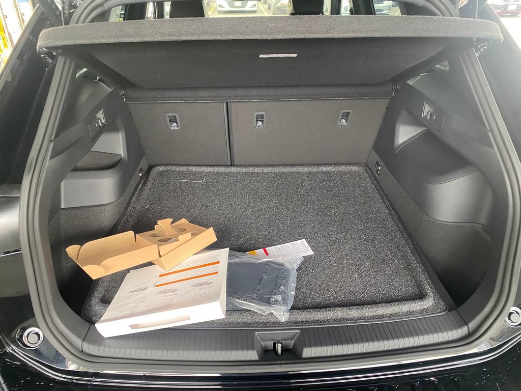New 2026 Volkswagen Tiguan SEL R-Line AWD/4WD image 11