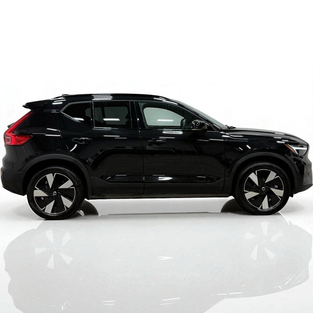 Used 2024 Volvo XC40 Recharge Core w/ Protection Package Premier image 15