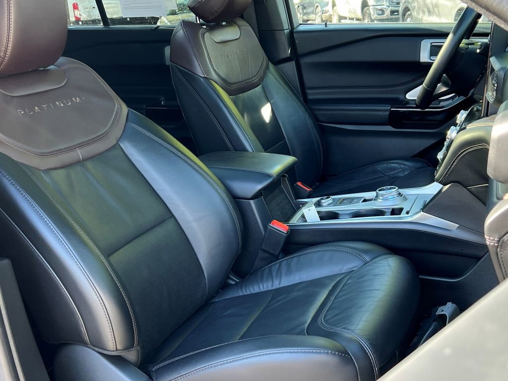 Used 2024 Ford Explorer Platinum w/ Technology Package AWD/4WD image 13