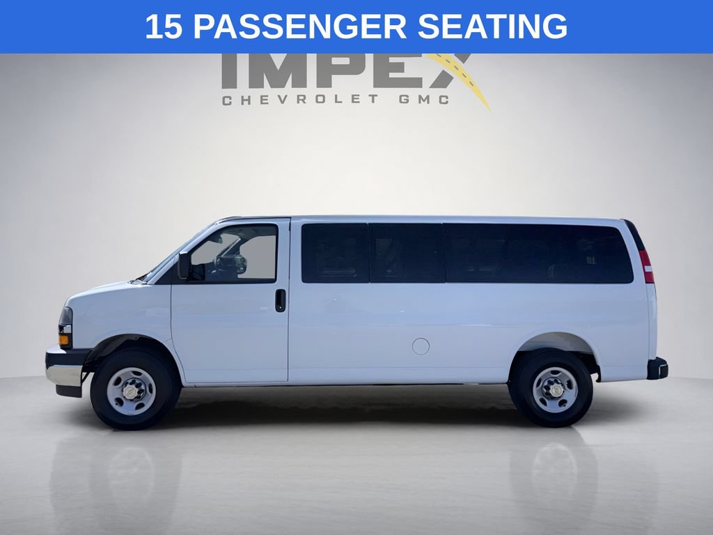 Used 2025 Chevrolet Express 3500 LT w/ LT Preferred Equipment Group RWD image 2
