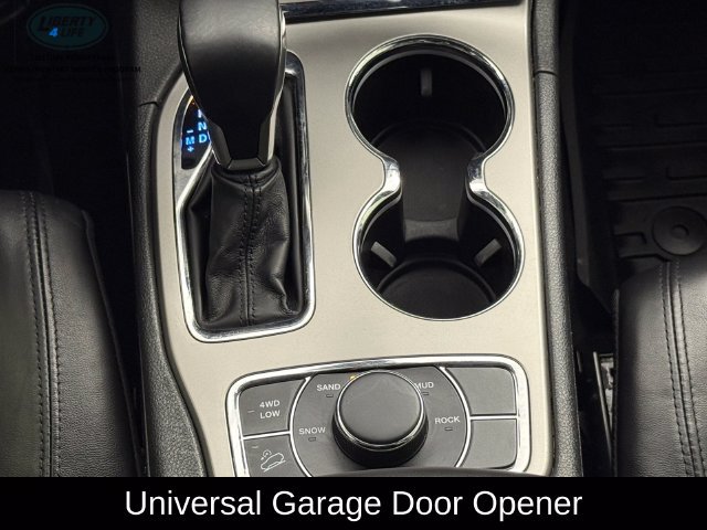 Used 2022 Jeep Grand Cherokee Laredo X AWD/4WD image 23