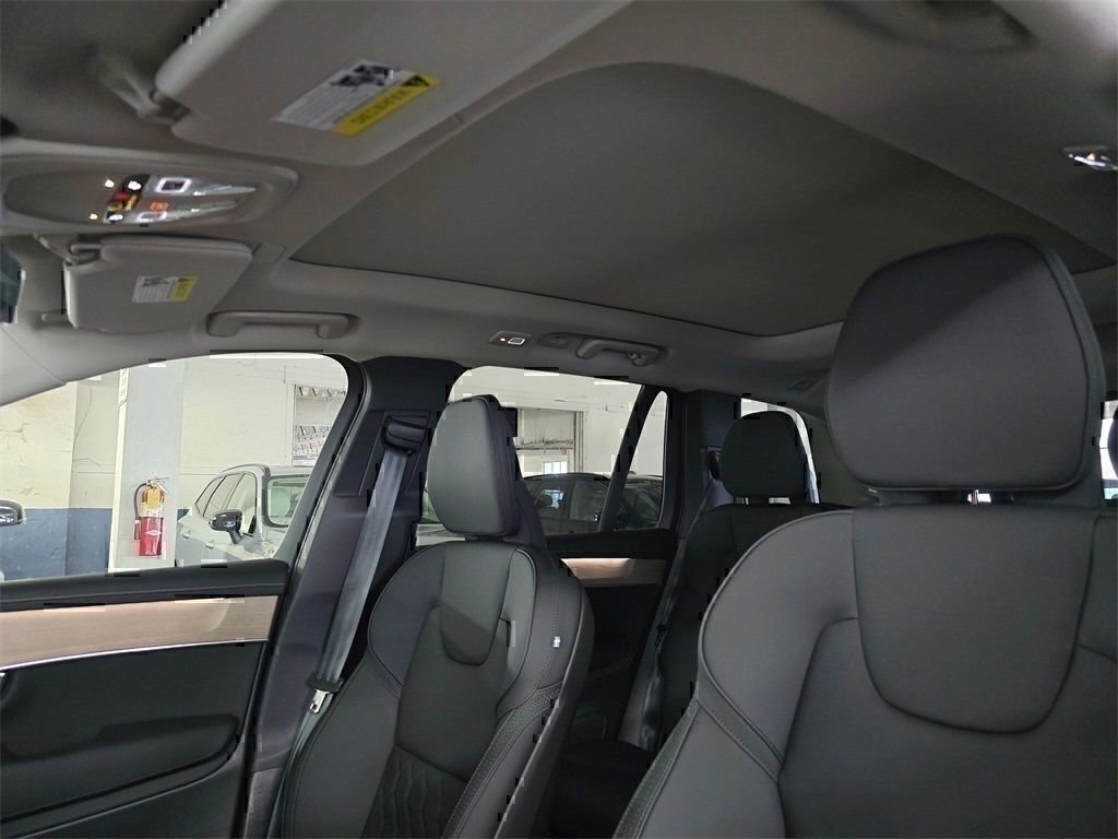 New 2026 Volvo XC90 B5 Core w/ Protection Package image 11