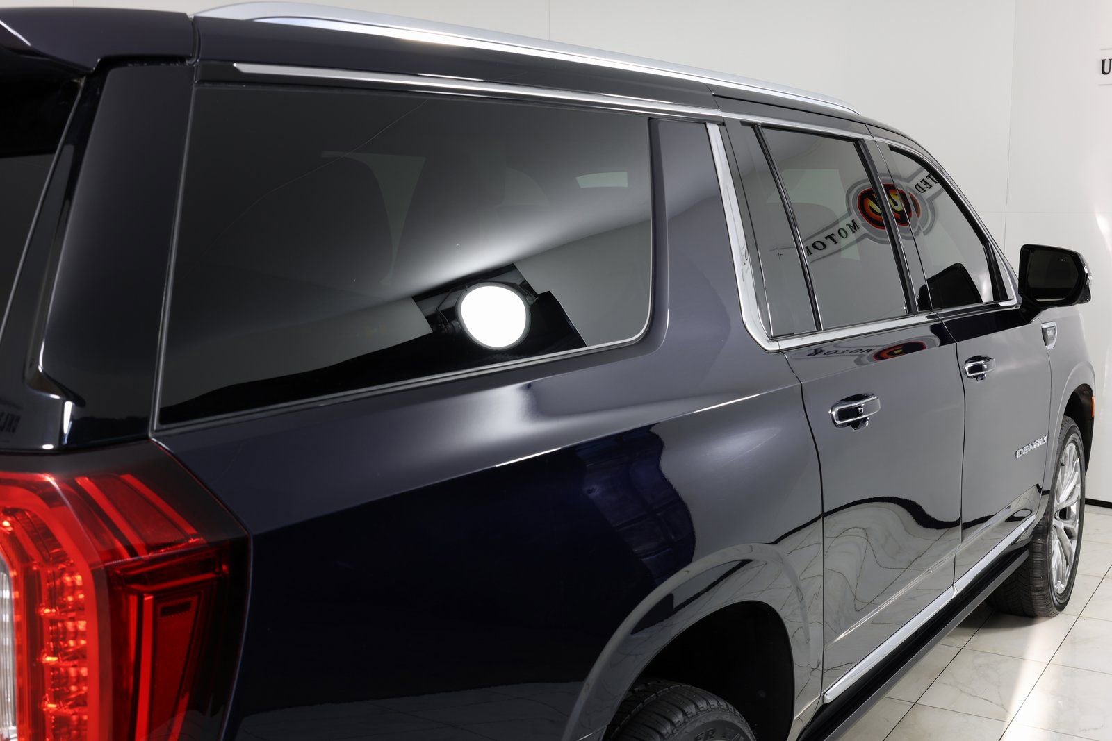 Used 2021 GMC Yukon XL Denali w/ Denali Premium Package image 48