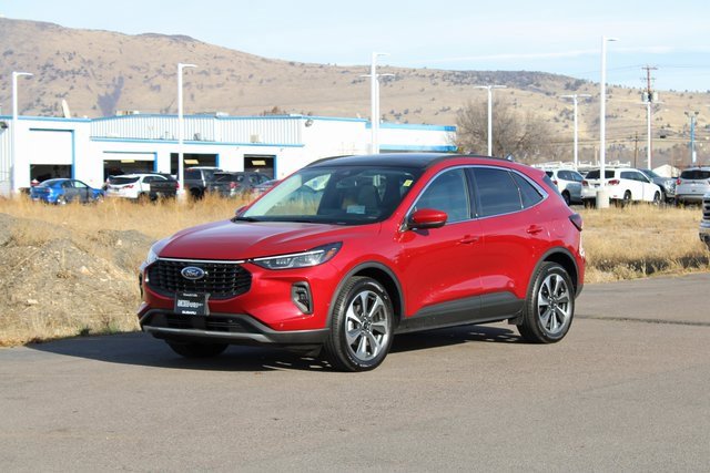 Used 2024 Ford Escape Platinum w/ Premium Technology Package image 8