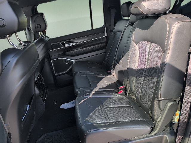 Used 2024 Jeep Wagoneer L Series II w/ Flexible Seating Group AWD/4WD image 11