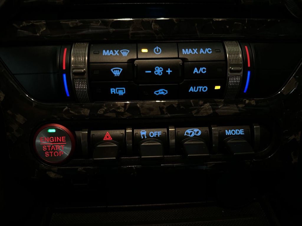 Used 2022 Ford Mustang Shelby GT500 w/ Technology Package image 16