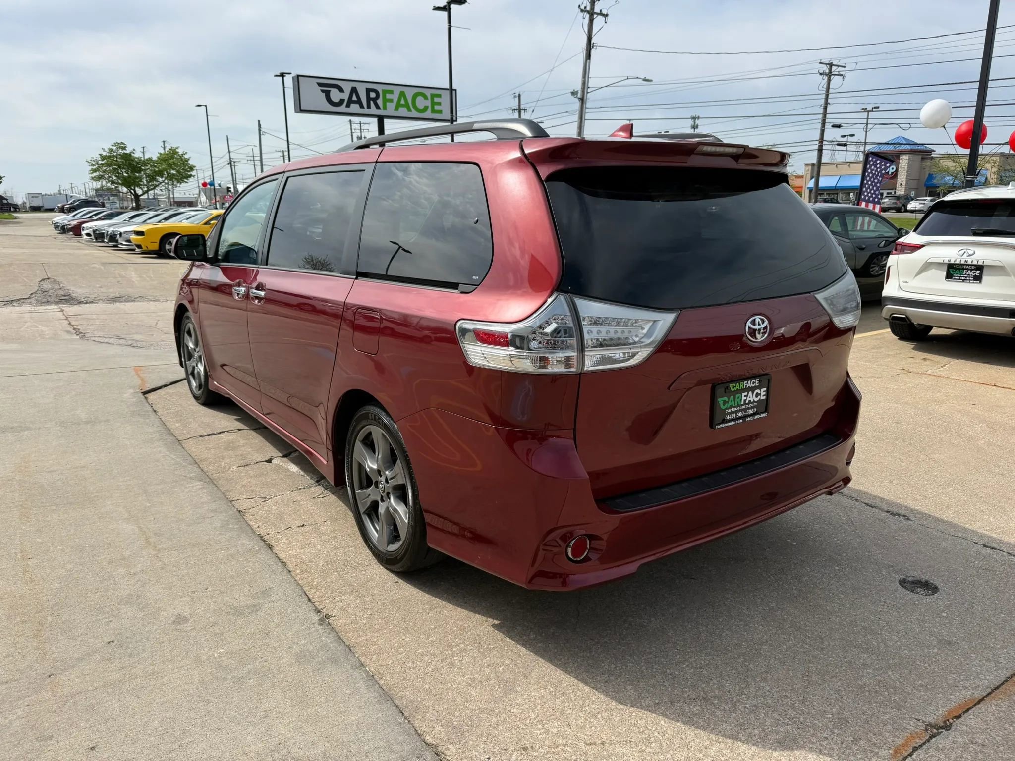 Used 2018 Toyota Sienna SE FWD image 9