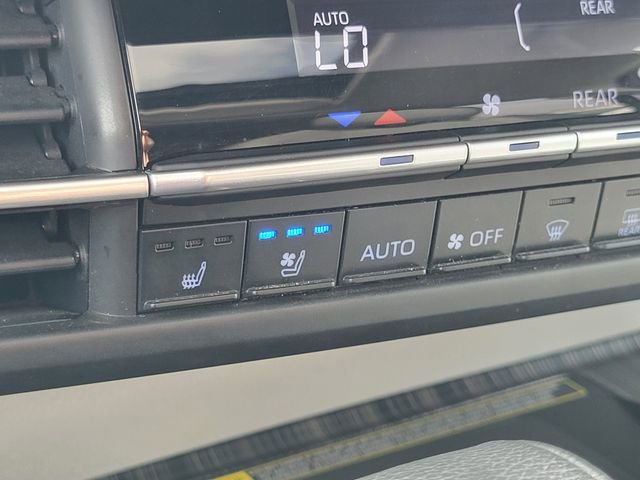Used 2021 Toyota Sienna Limited FWD image 10