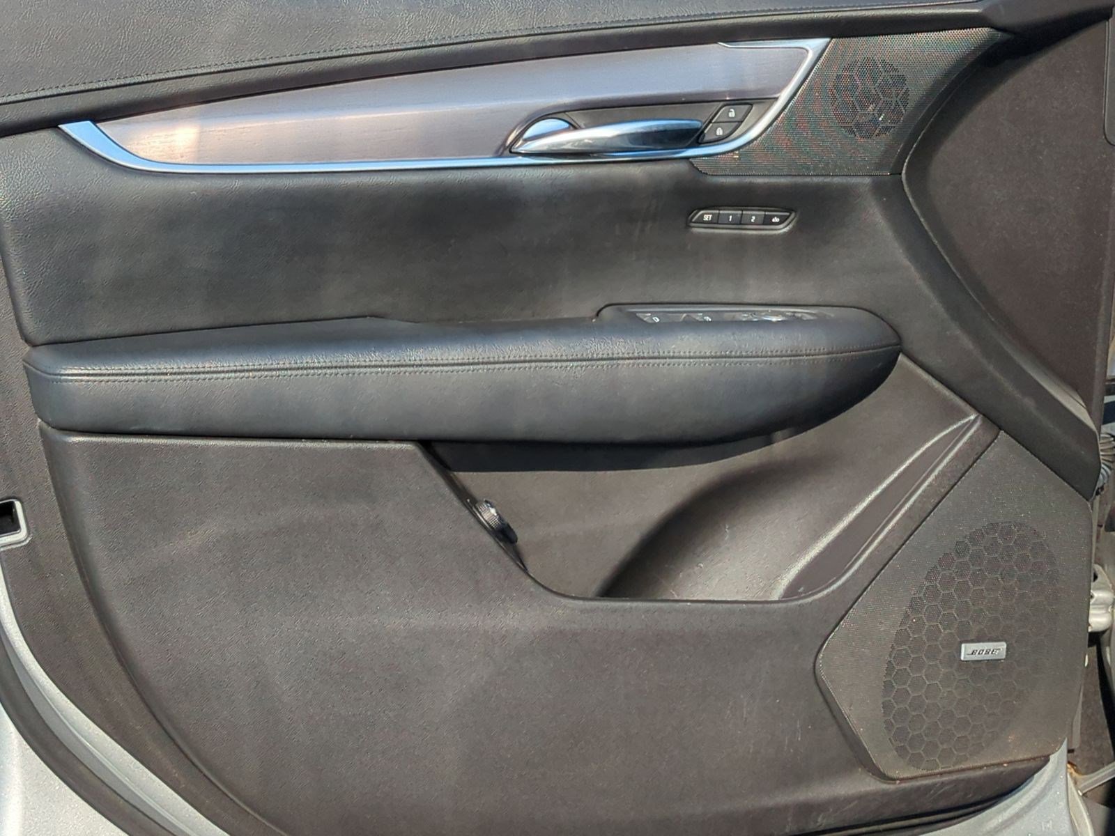 Used 2017 Cadillac XT5 Luxury w/ Driver Awareness Package FWD image 14