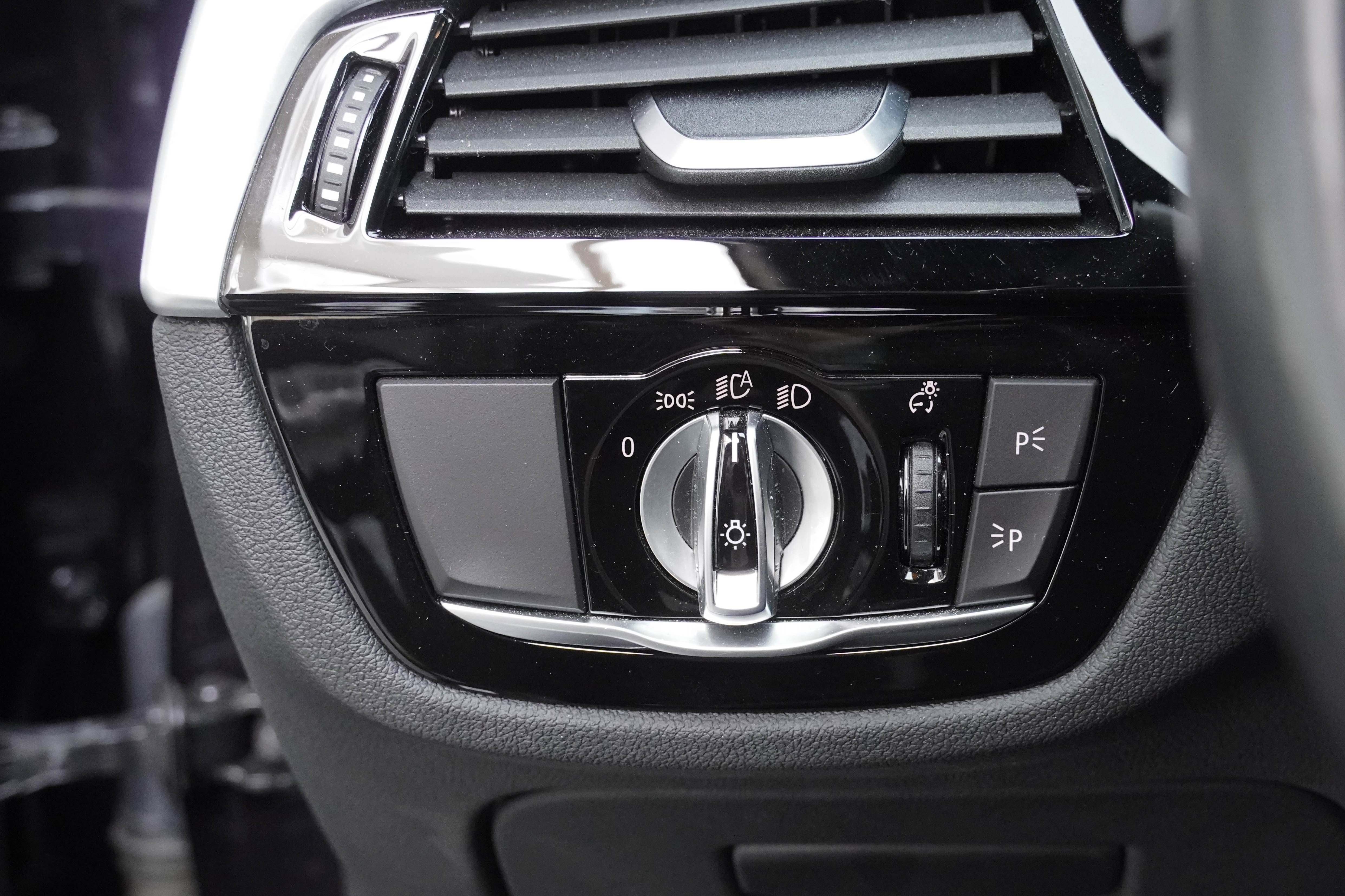Used 2020 BMW M550i xDrive AWD/4WD image 17