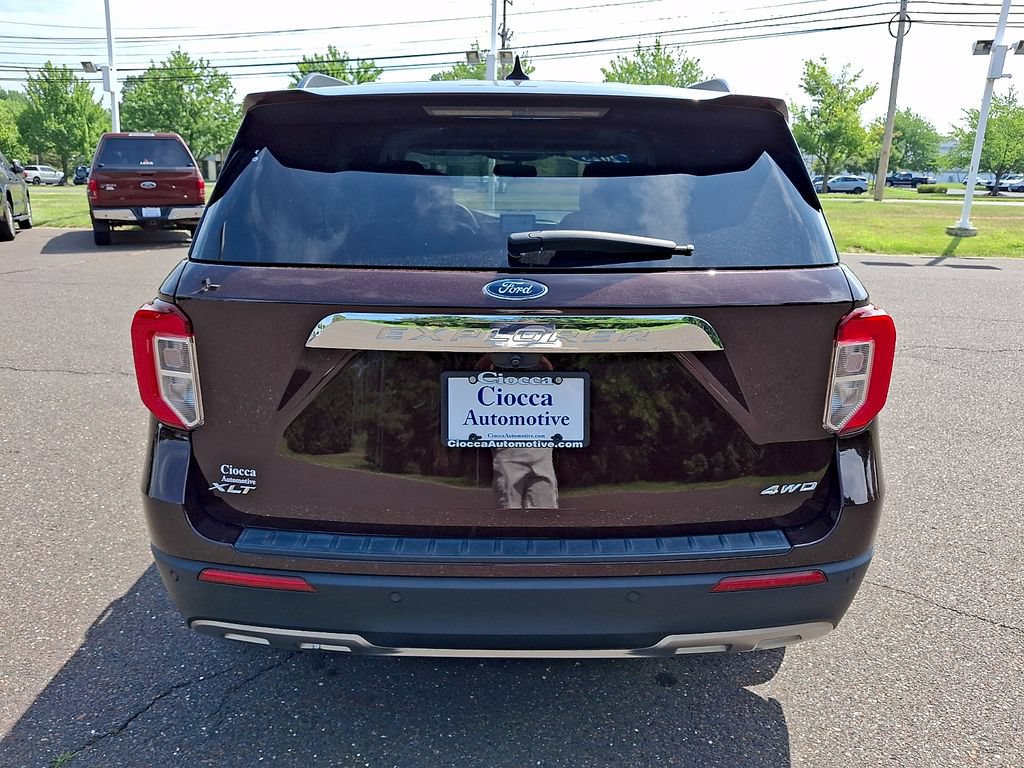 Used 2022 Ford Explorer XLT w/ Equipment Group 202A AWD/4WD image 7