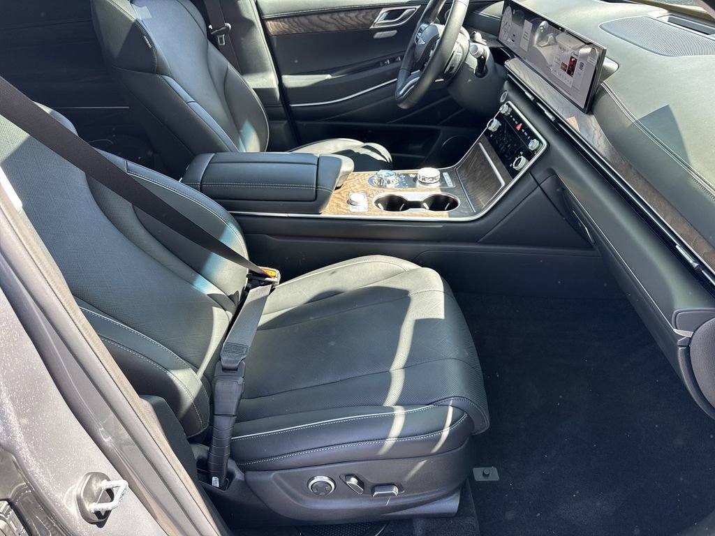 Used 2025 Genesis GV80 3.5T Advanced image 13
