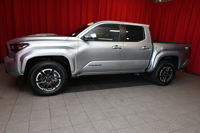 Certified 2025 Toyota Tacoma TRD Sport image 2