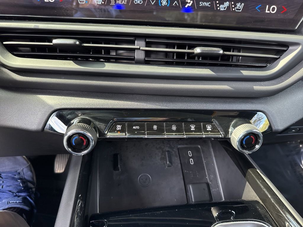 Used 2025 Chevrolet Silverado EV LT AWD/4WD image 77