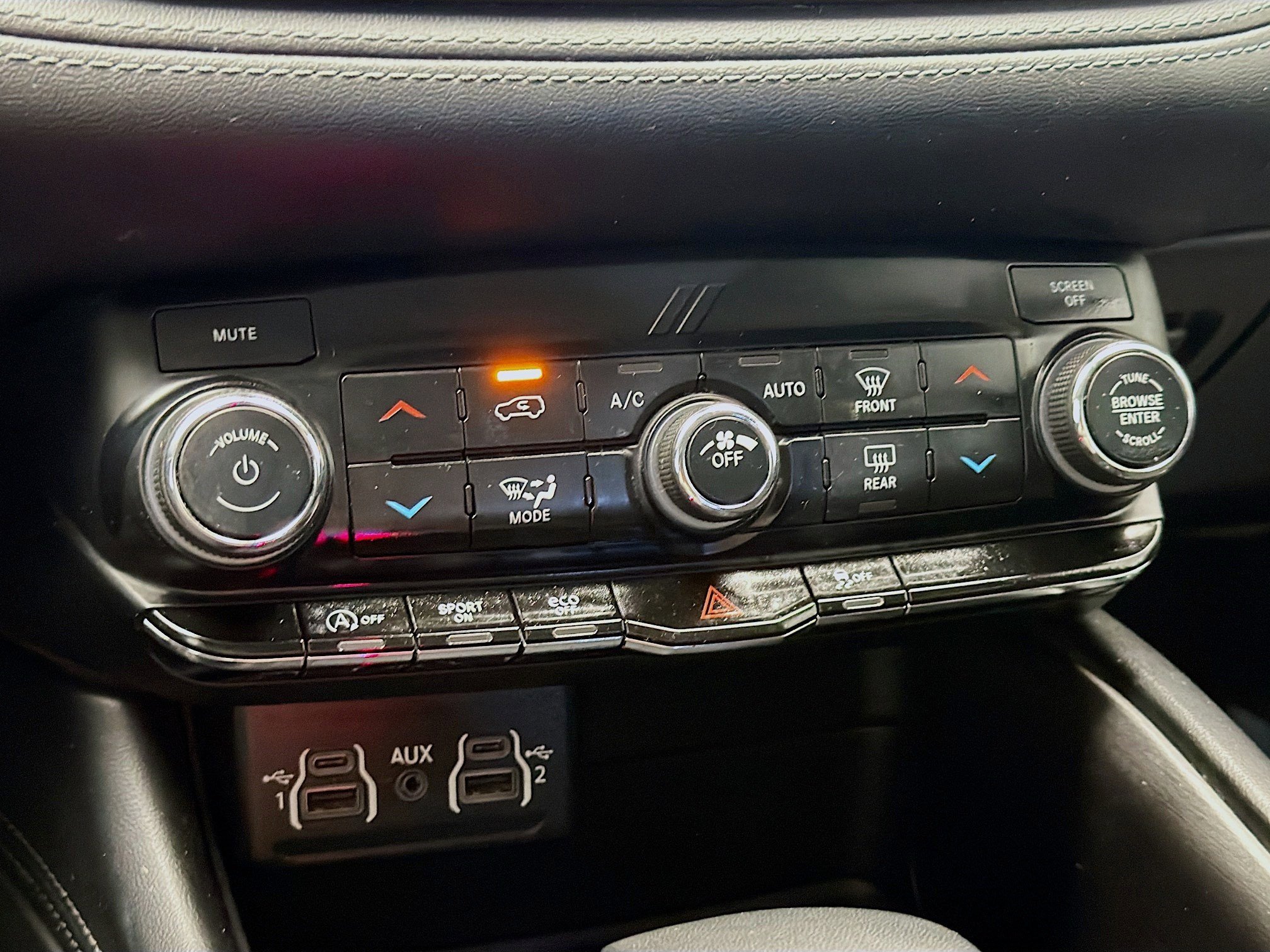 Used 2022 Dodge Durango SXT w/ Anodized Platinum Package RWD image 10