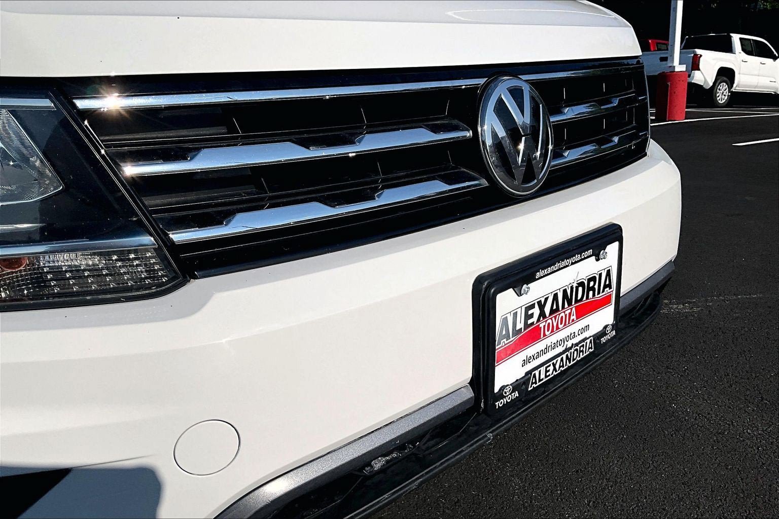 Used 2018 Volkswagen Tiguan SE w/ 3rd Row Seat Package AWD/4WD image 28