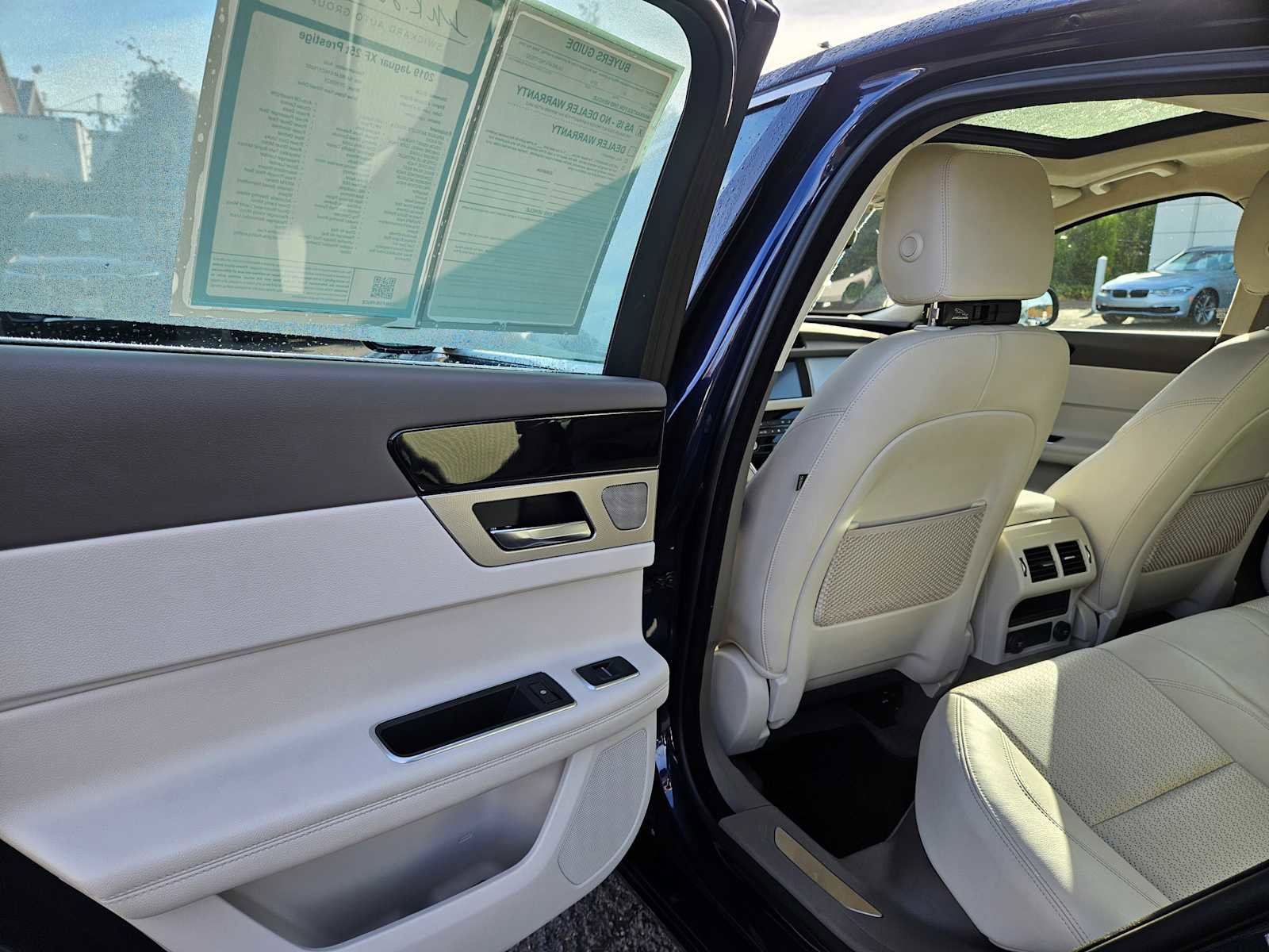 Used 2019 Jaguar XF Prestige image 38