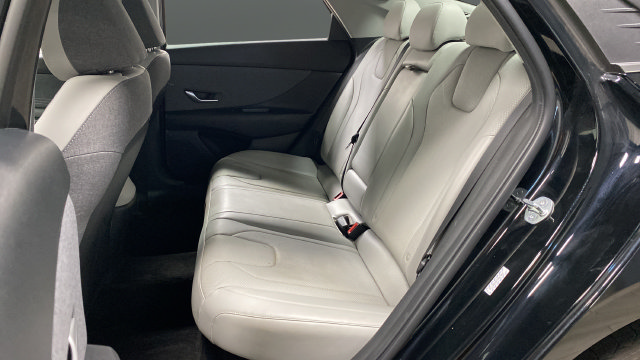 Used 2023 Hyundai Elantra Limited w/ Cargo Package FWD image 24
