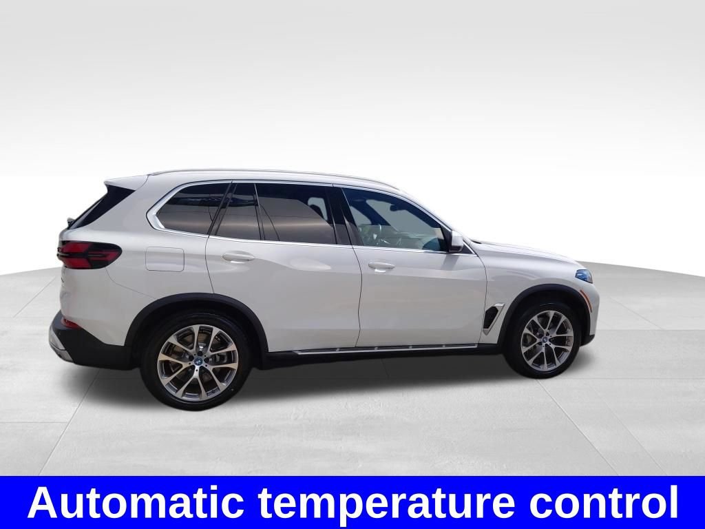 Used 2025 BMW X5 xDrive50e AWD/4WD image 10
