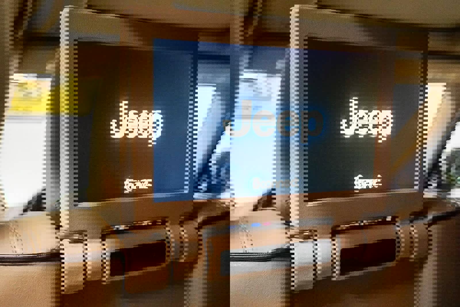 Used 2017 Jeep Grand Cherokee Overland image 18