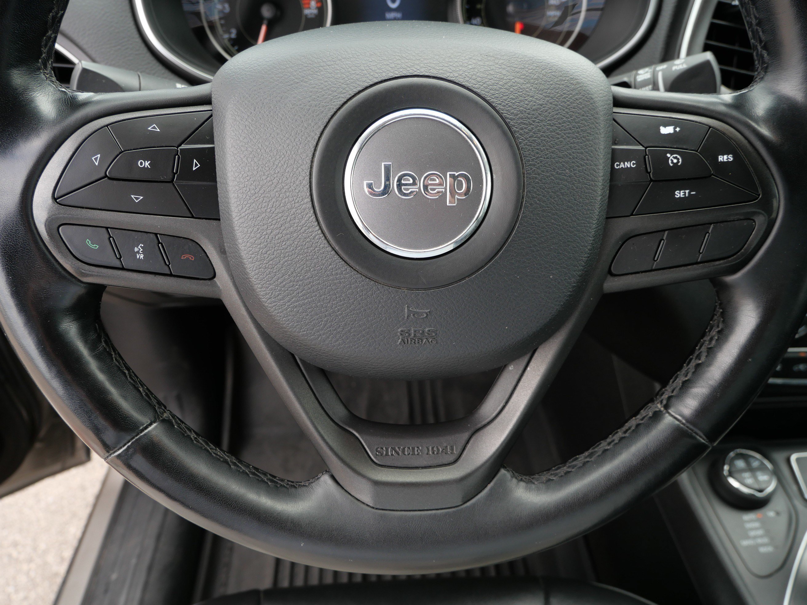 Used 2020 Jeep Cherokee Trailhawk w/ Cold Weather Group AWD/4WD image 25